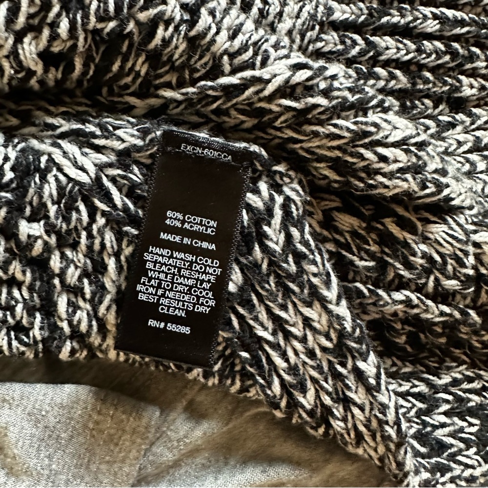 Express Sweater - Picture 4 of 4
